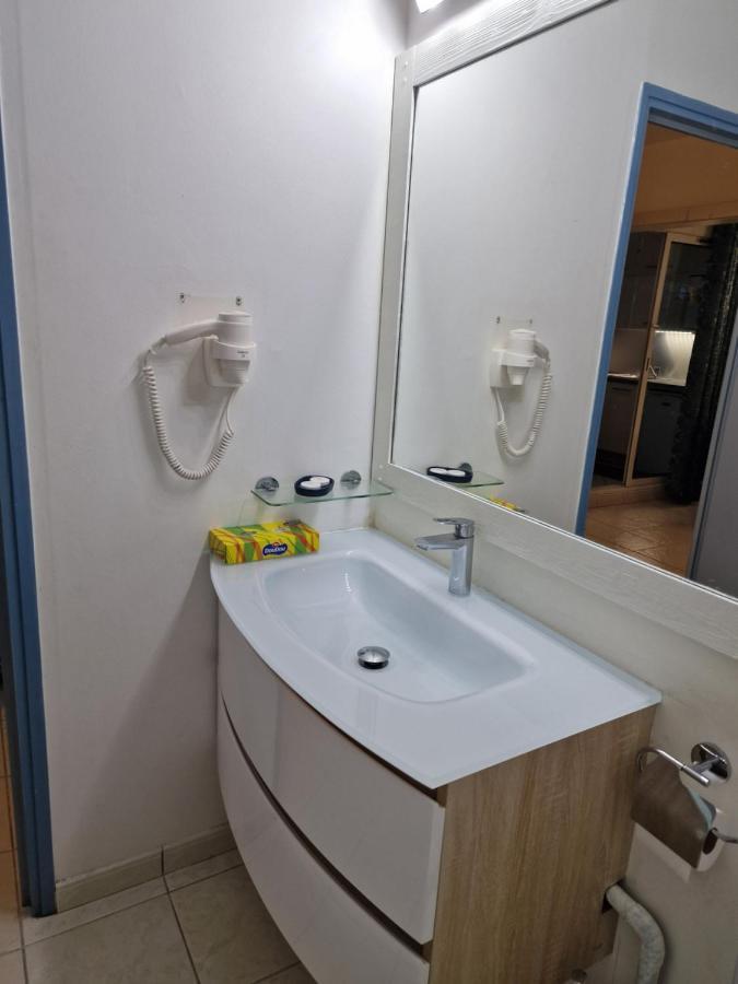 Appartement Spacieux Vue Sur Mer لا ترينيت المظهر الخارجي الصورة